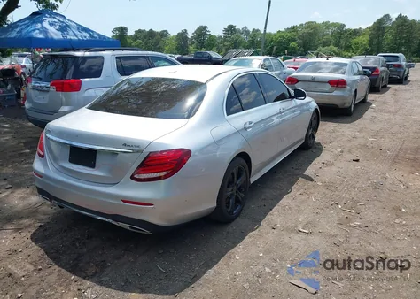 2018 Mercedes-Benz E 300 4Matic z USA, uszkodzony, nr VIN WDDZF4KB9JA445012